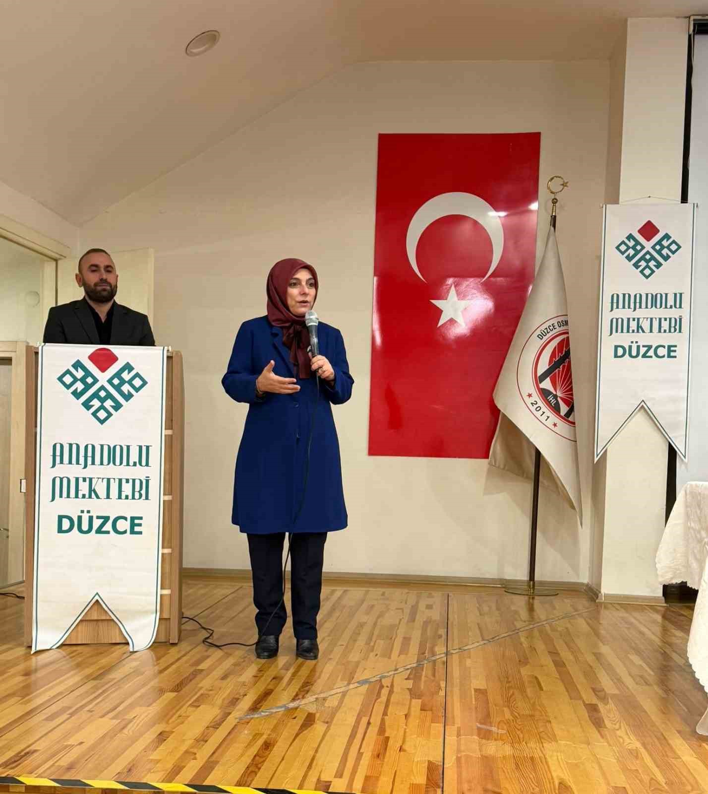 &Ouml;ğrencilerin gelişimine katkı sunuyor
