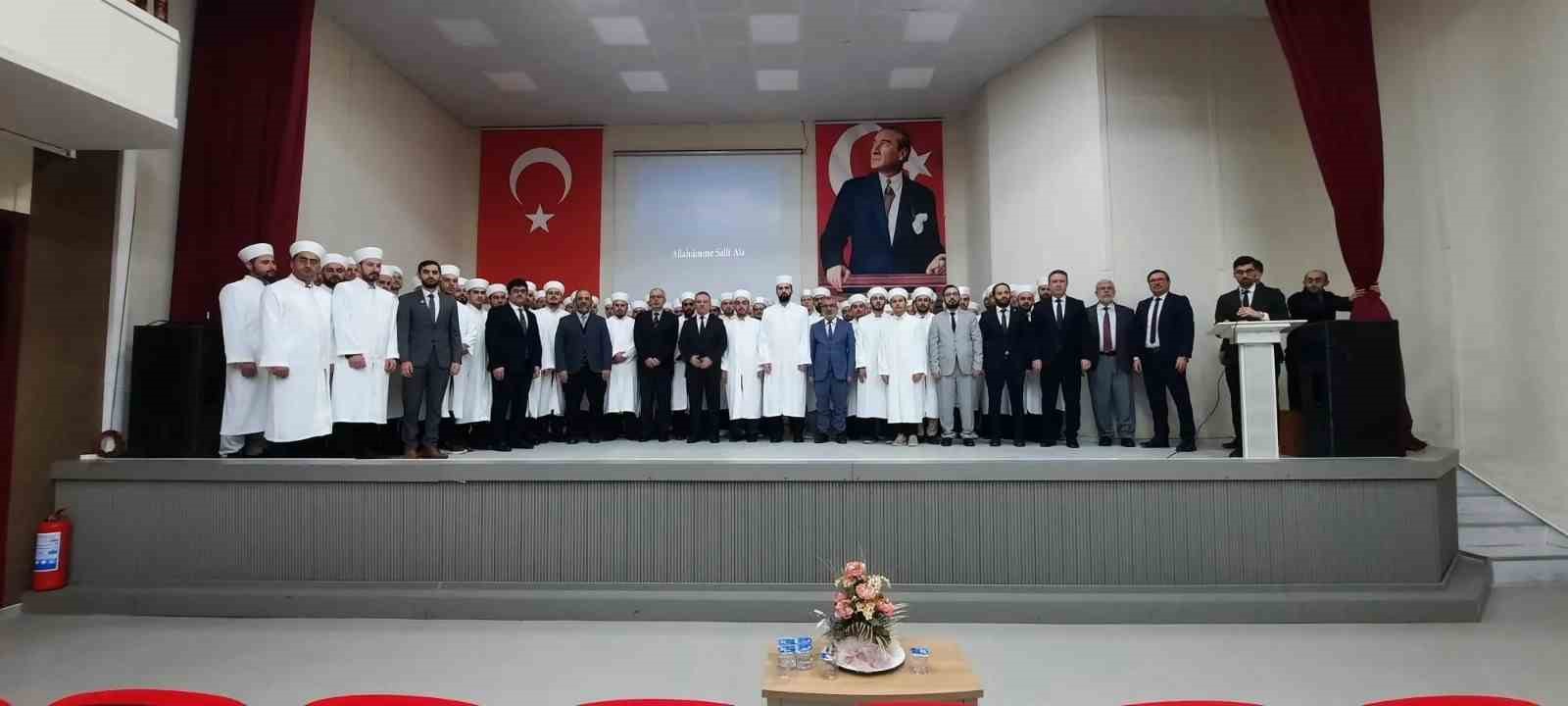 Sinop’ta 70 din görevlisine cübbe ve sarık giydirildi