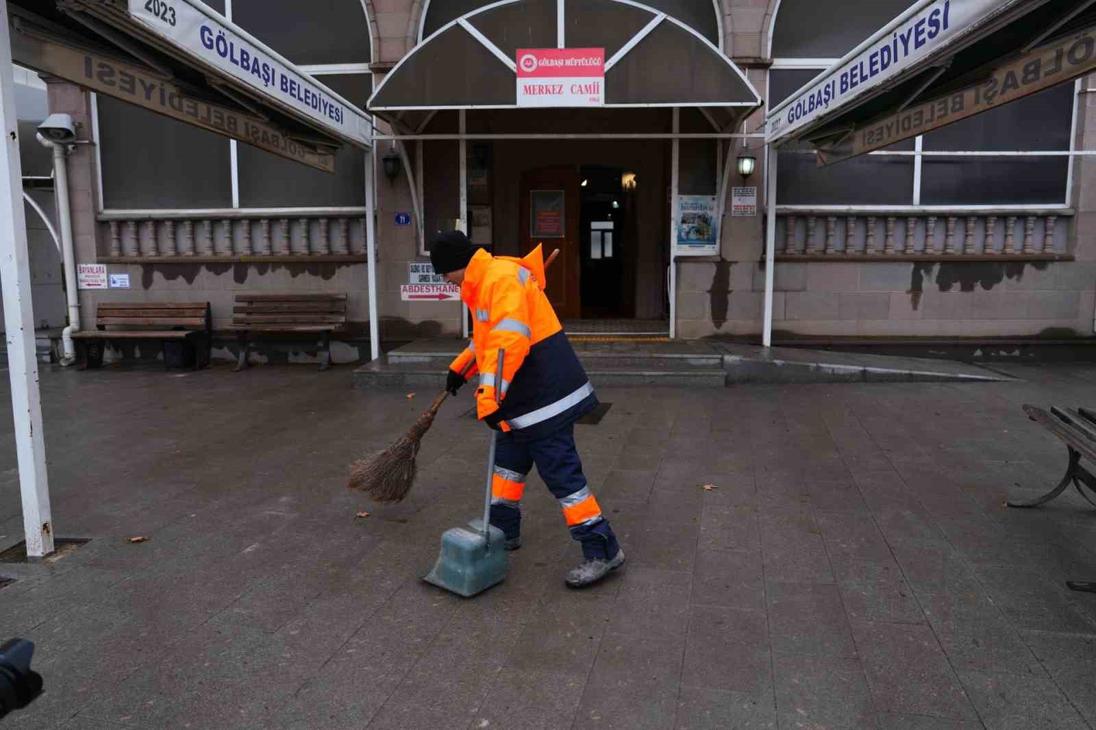 Gölbaşı Belediyesinden camilerde Ramazan öncesi detaylı temizlik