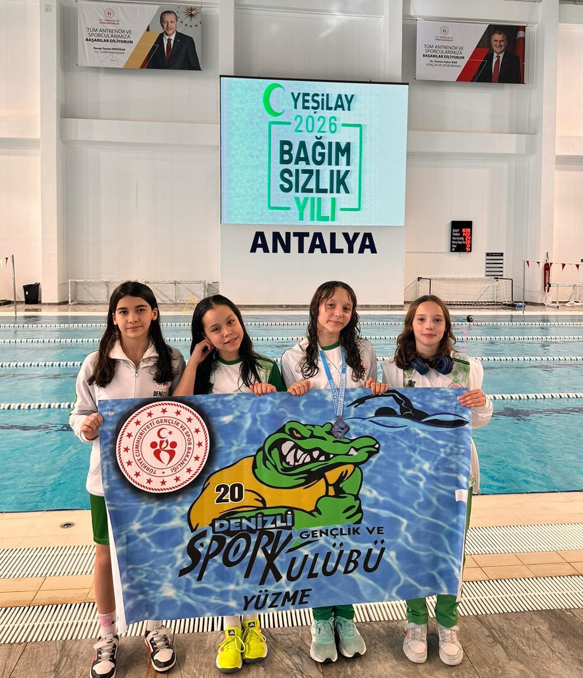 Denizlili y&uuml;z&uuml;c&uuml; T&uuml;rkiye şampiyonu oldu
