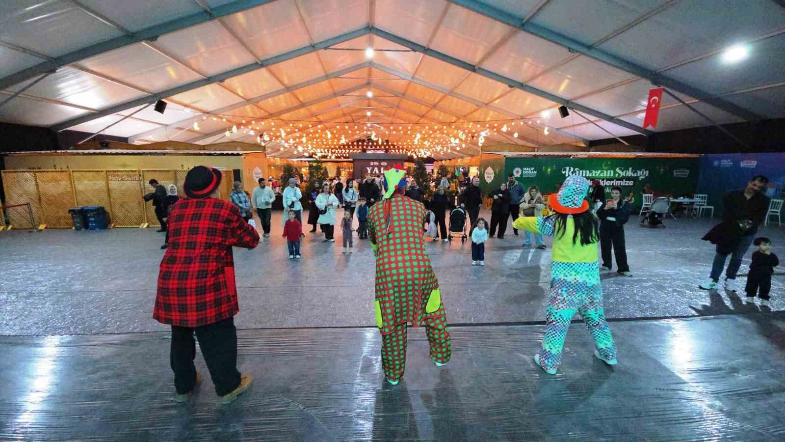 Samsun&rsquo;da 7&rsquo;den 70&rsquo;e herkese hitap eden Ramazan Sokağı
