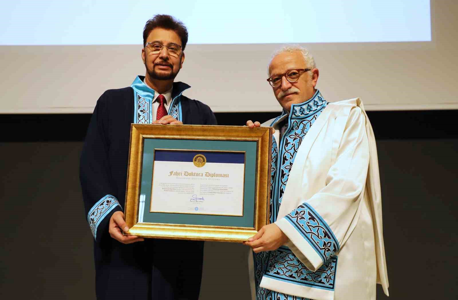 NEÜ’de Afzal Khan’a Fahri Doktora Payesi tevcih edildi