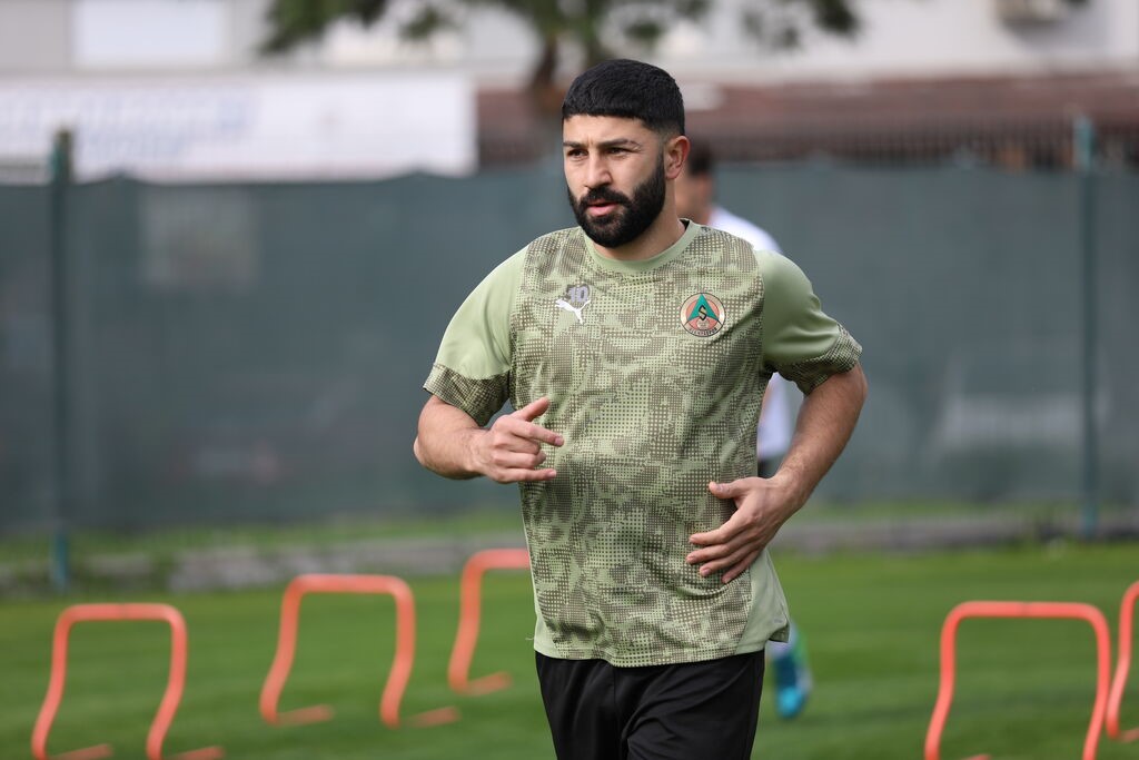 Alanyaspor, Başakşehir ma&ccedil;ı hazırlıklarına başladı
