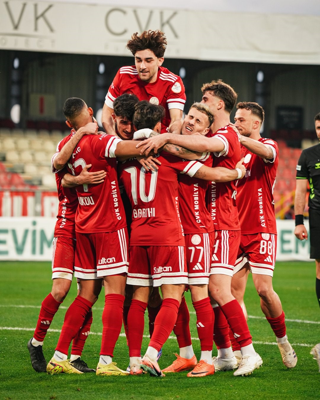 Trendyol 1. Lig: &Uuml;mraniyespor: 4 - Boluspor: 2
