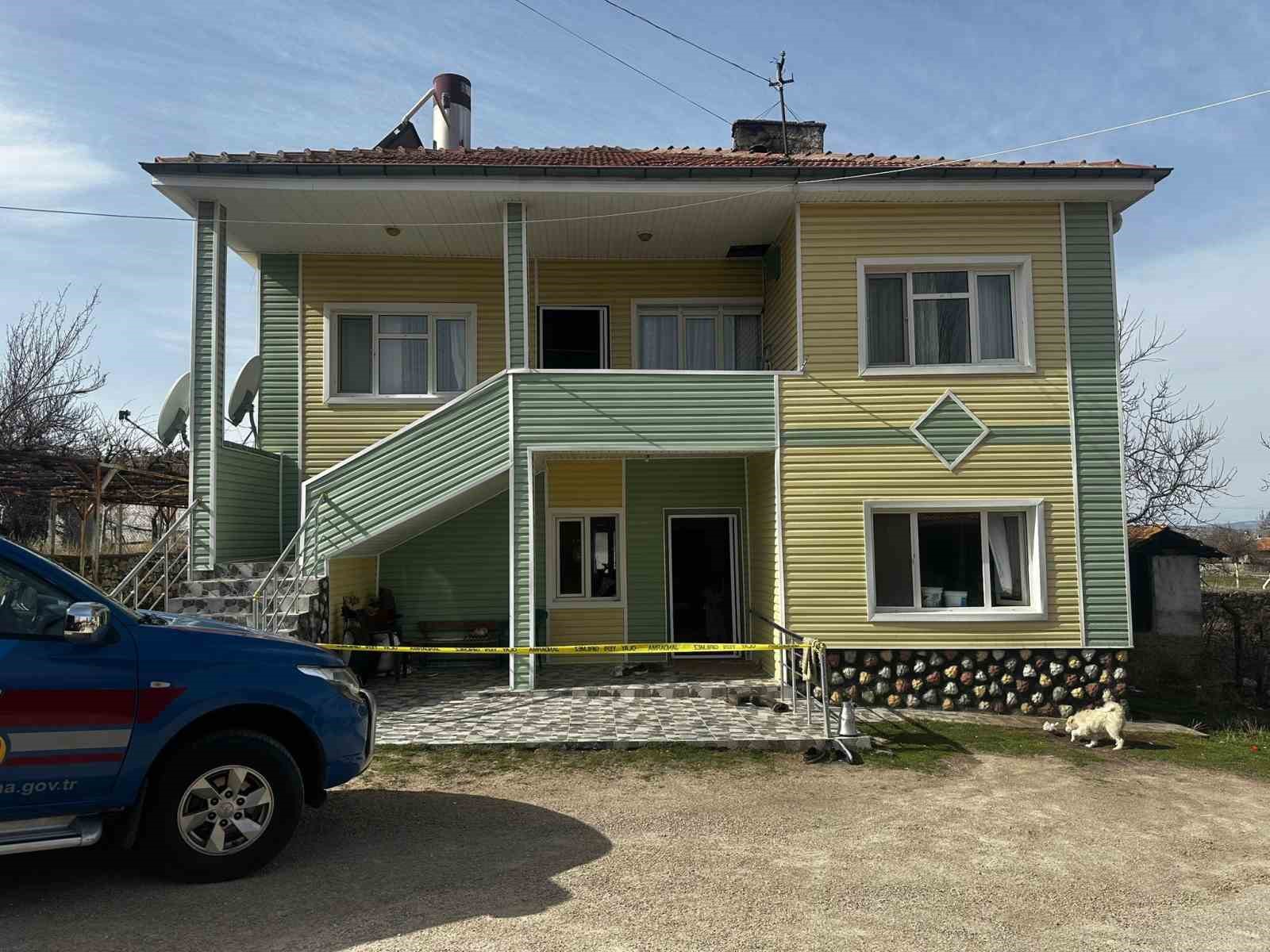 Babasını bıçaklayarak öldüren şüpheli tutuklandı