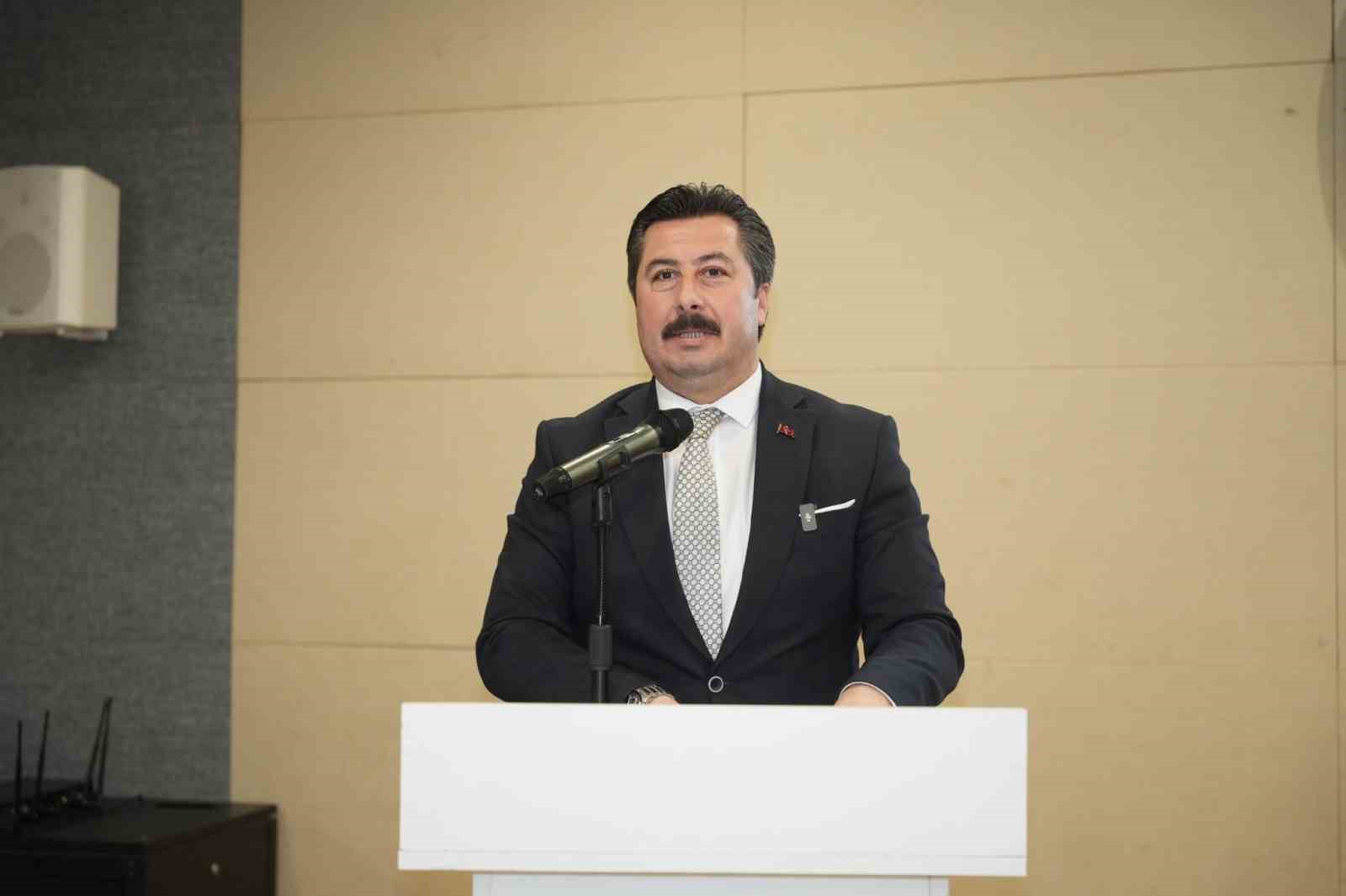 Başkan &Ouml;zel: "Muhtarlar bizim en yakın mesai arkadaşımız"
