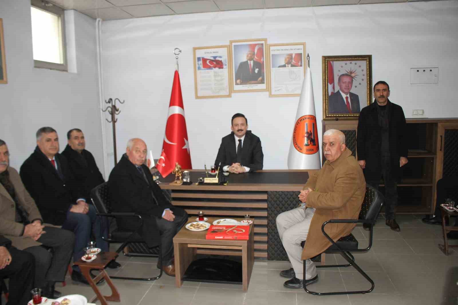 Malazgirt Kaymakamı Bayram’dan muhtarlara ziyaret