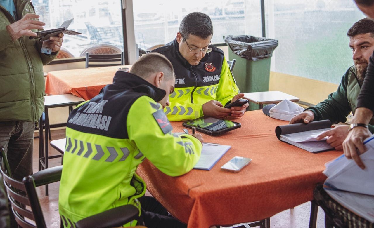 Kuşadası’nda okul servisleri denetlendi
