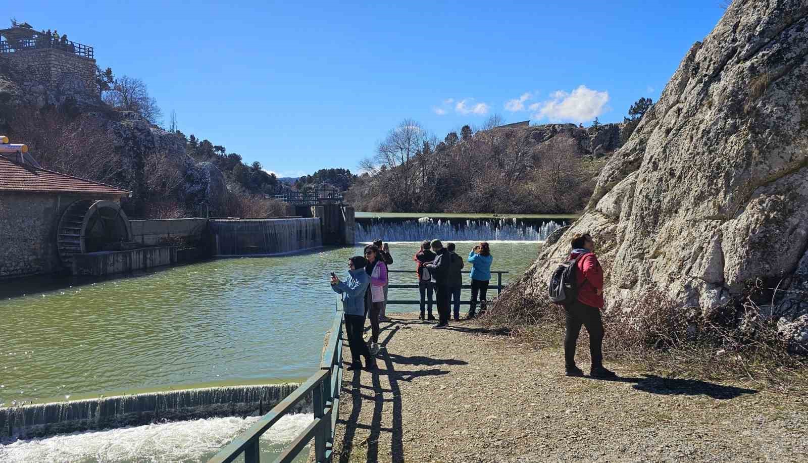 Beyşehir&rsquo;de kuruyan tabiat harikası yeniden suya kavuştu
