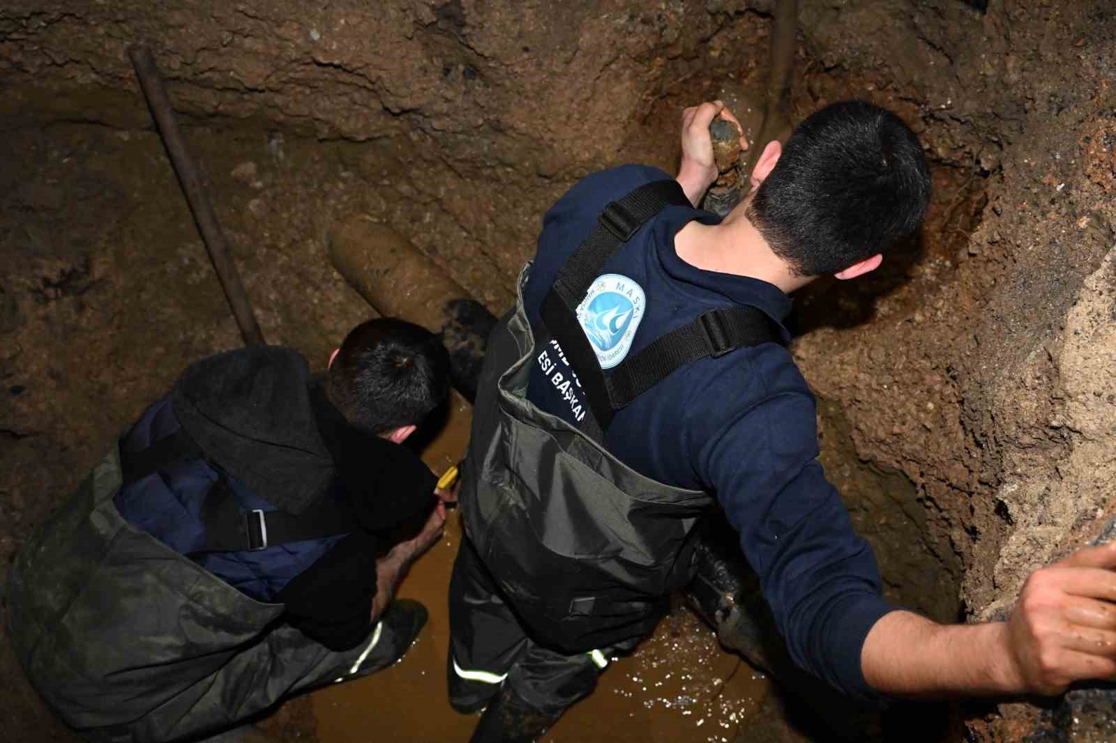 MASKİ&rsquo;den Manisa altyapısında gece mesaisi
