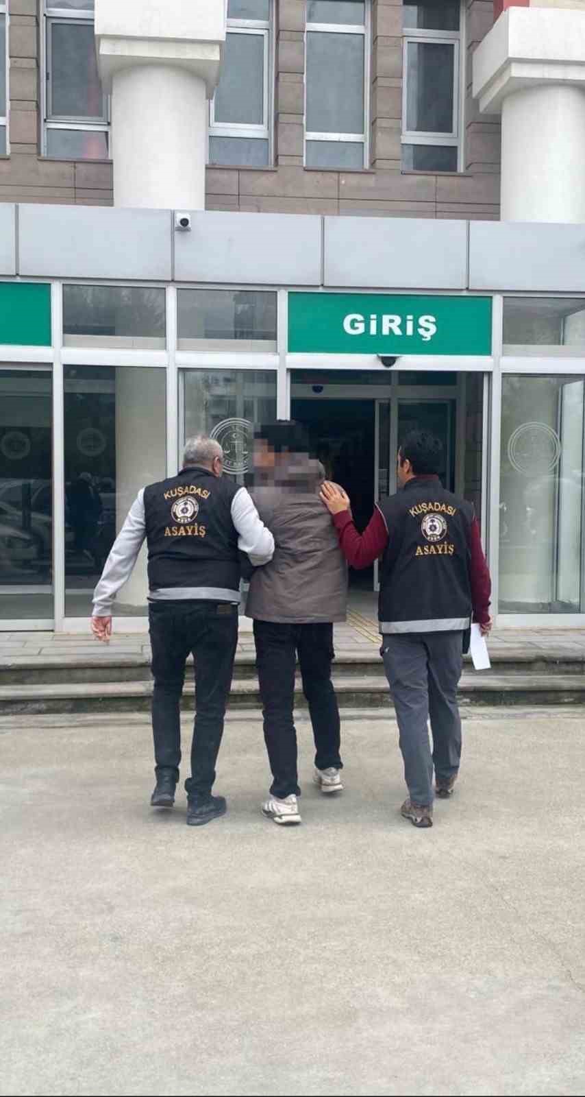 Hırsızlık suçundan aranan şahıs Kuşadası’nda yakalandı