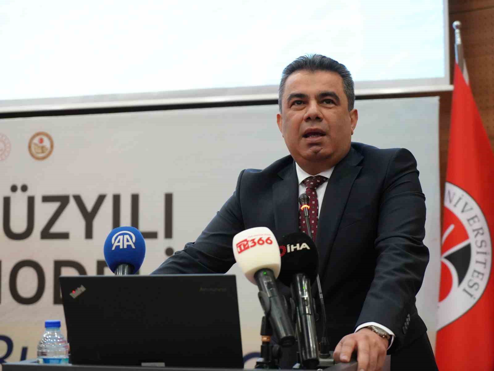 Bakan Yardımcısı Yelkenci: "T&uuml;rk&ccedil;eyi derinlemesine anlayan, konuşan, yazan nesiller &ouml;nemli"
