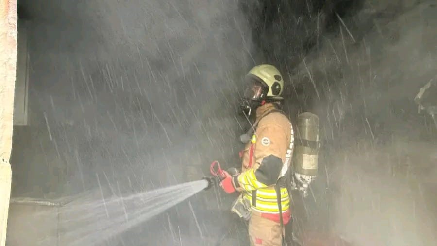 Hatay&rsquo;da konteyner yangını b&uuml;y&uuml;meden s&ouml;nd&uuml;r&uuml;ld&uuml;
