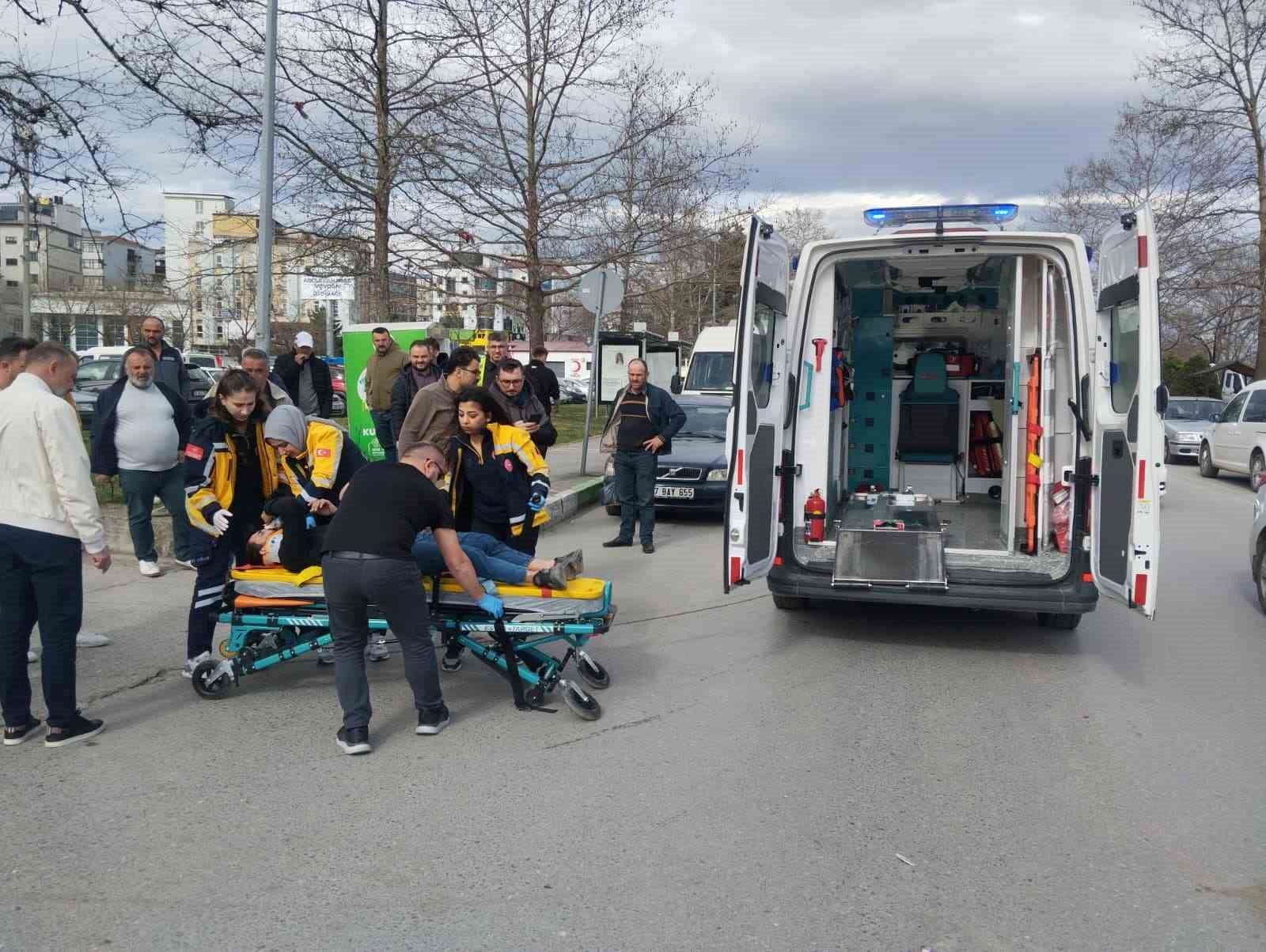Çarşamba’da otomobilin çarptığı motosikletli yaralandı