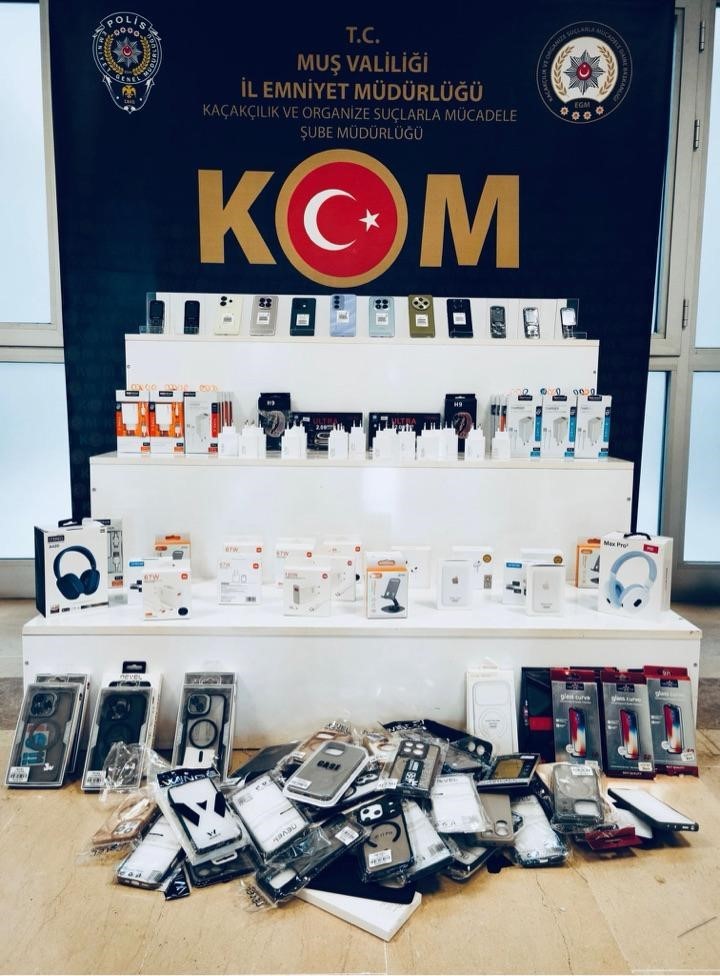 Muş’ta tarihi eser ve kaçakçılık operasyonu