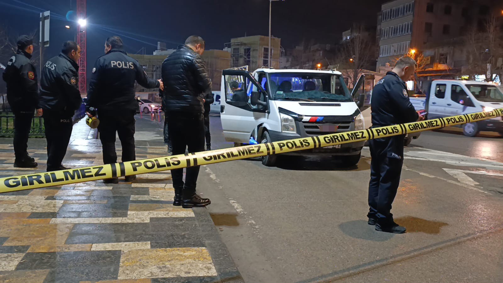 Kahramanmaraş&rsquo;ta terk edilmiş kamyonet paniği
