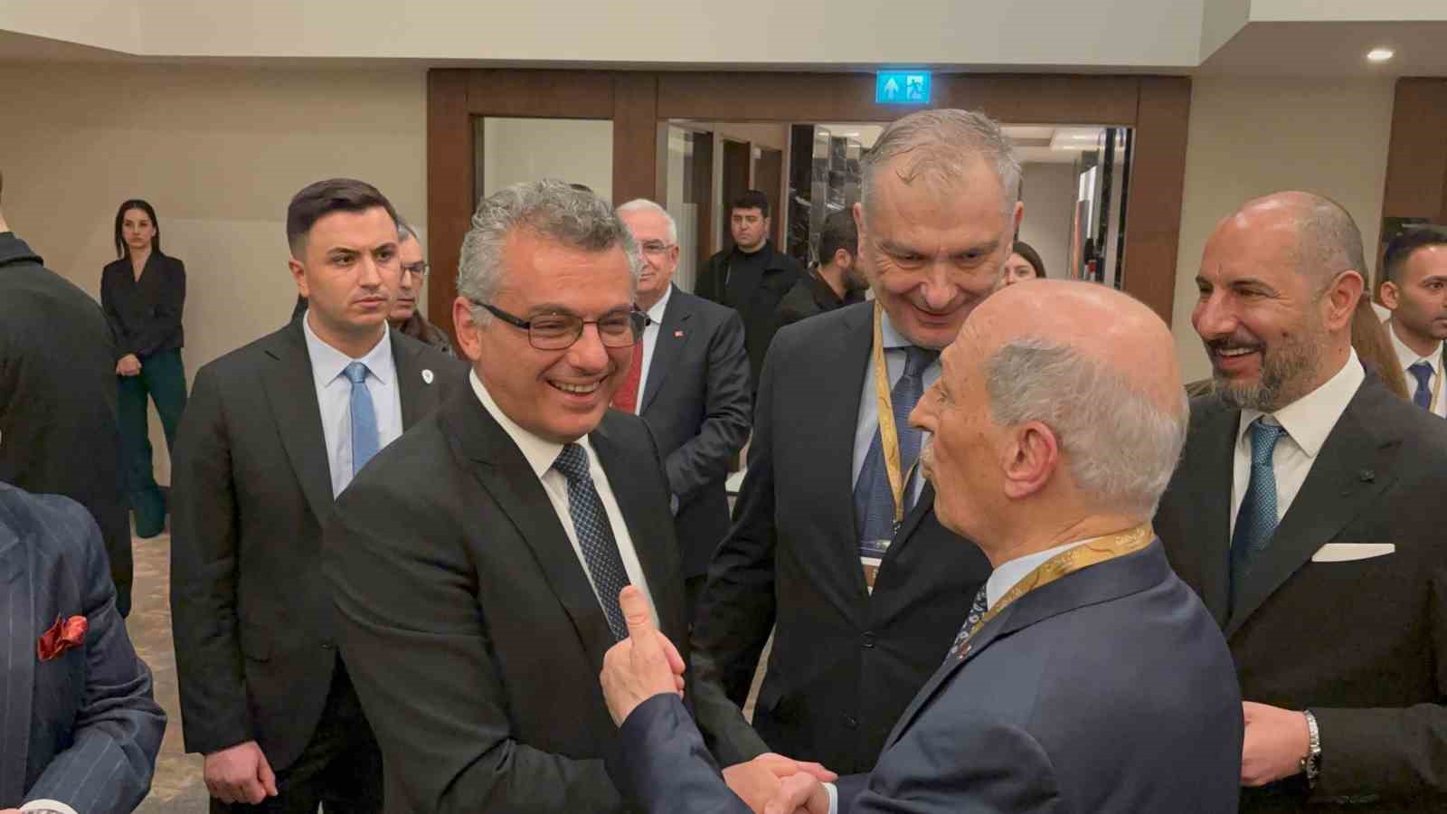 KKTC Cumhurbaşkanı Tufan Erh&uuml;rman "Kıbrıs Rum liderliği iktidarı bu adadaki zenginlikleri Kıbrıslı T&uuml;rklerle paylaşmak istemiyor"
