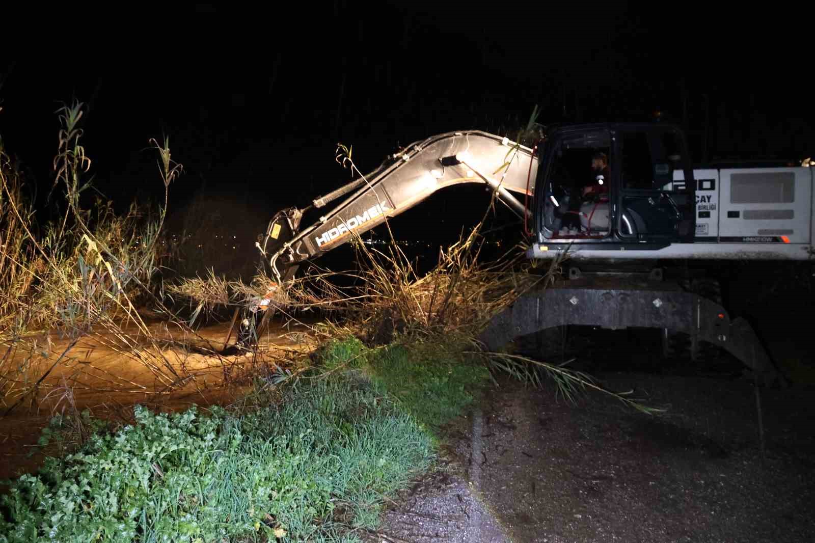 Aydın&rsquo;da Emirdoğan &Ccedil;ayı taştı
