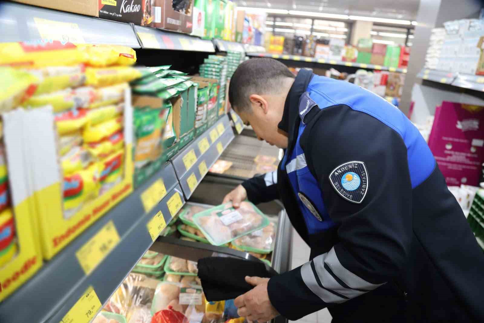 Akdeniz’de Ramazan ayı öncesi market ve fırınlara sıkı denetim