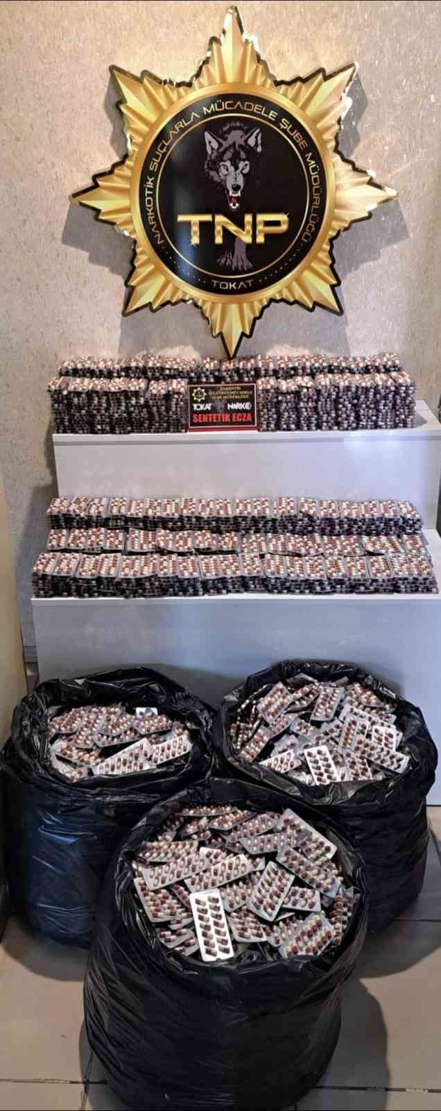 Tokat&rsquo;ta rekor miktarda sentetik ecza ele ge&ccedil;irildi: 3 ş&uuml;pheli tutuklandı
