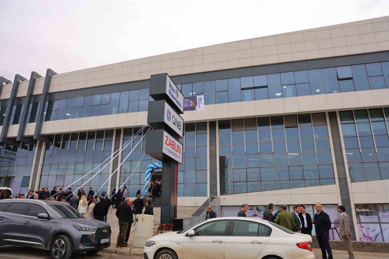 İhlas Pazarlama Kahramanmaraş’ta yeni hizmet binasını açtı, başarılı çalışanlara plaket verildi