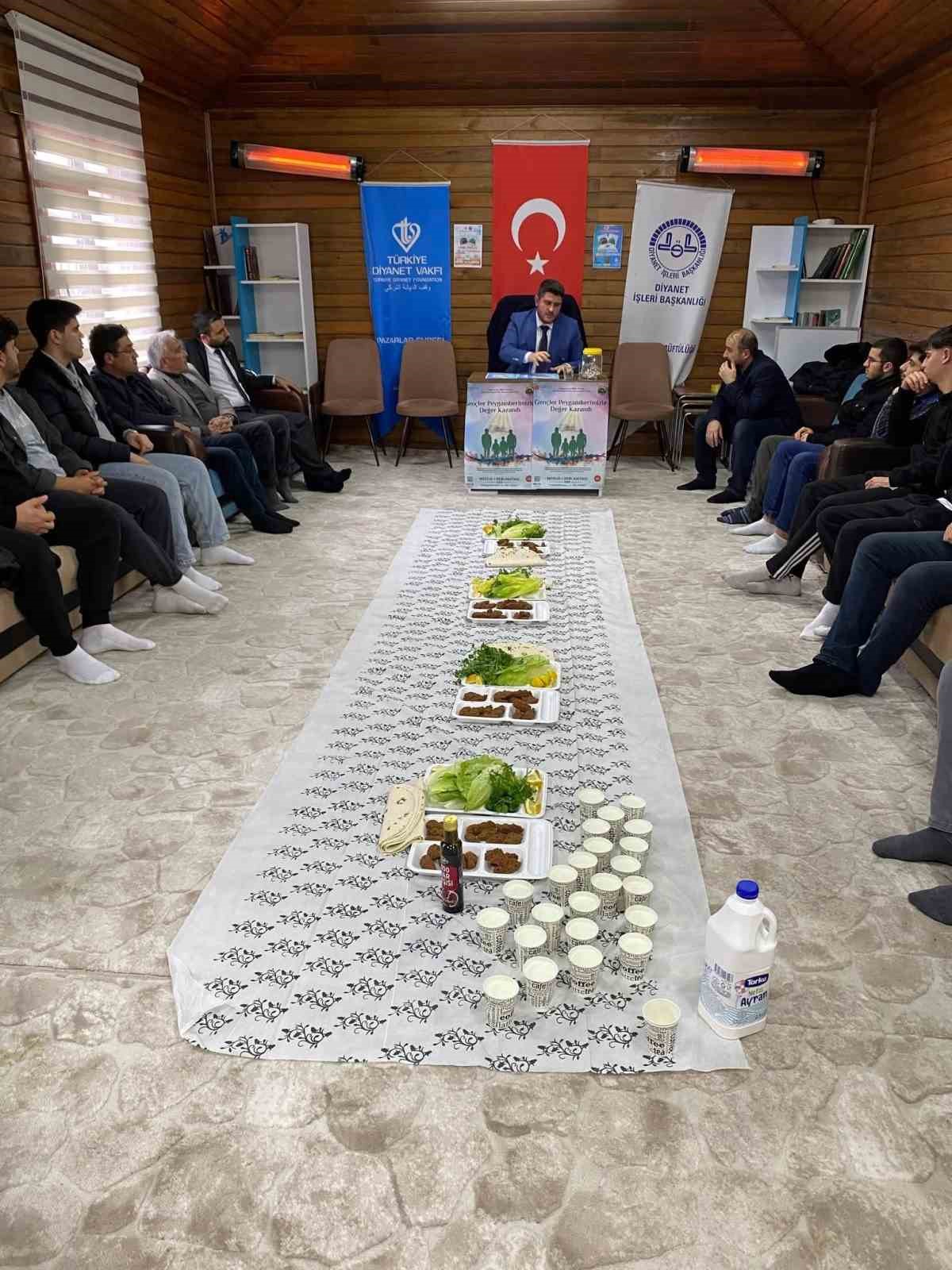 &Uuml;niversite &ouml;ğrencileriyle Ramazan &ouml;ncesi anlamlı buluşma
