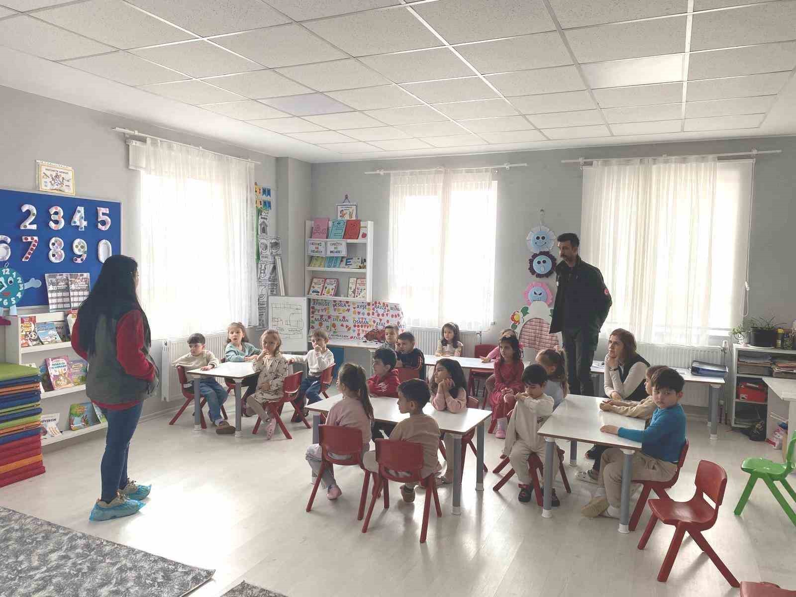 Gediz&rsquo;de miniklere orman bilinci aşılandı
