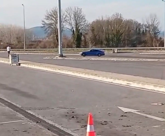 Sakarya’da mevzuata uymayan 18 araç trafikten men edildi