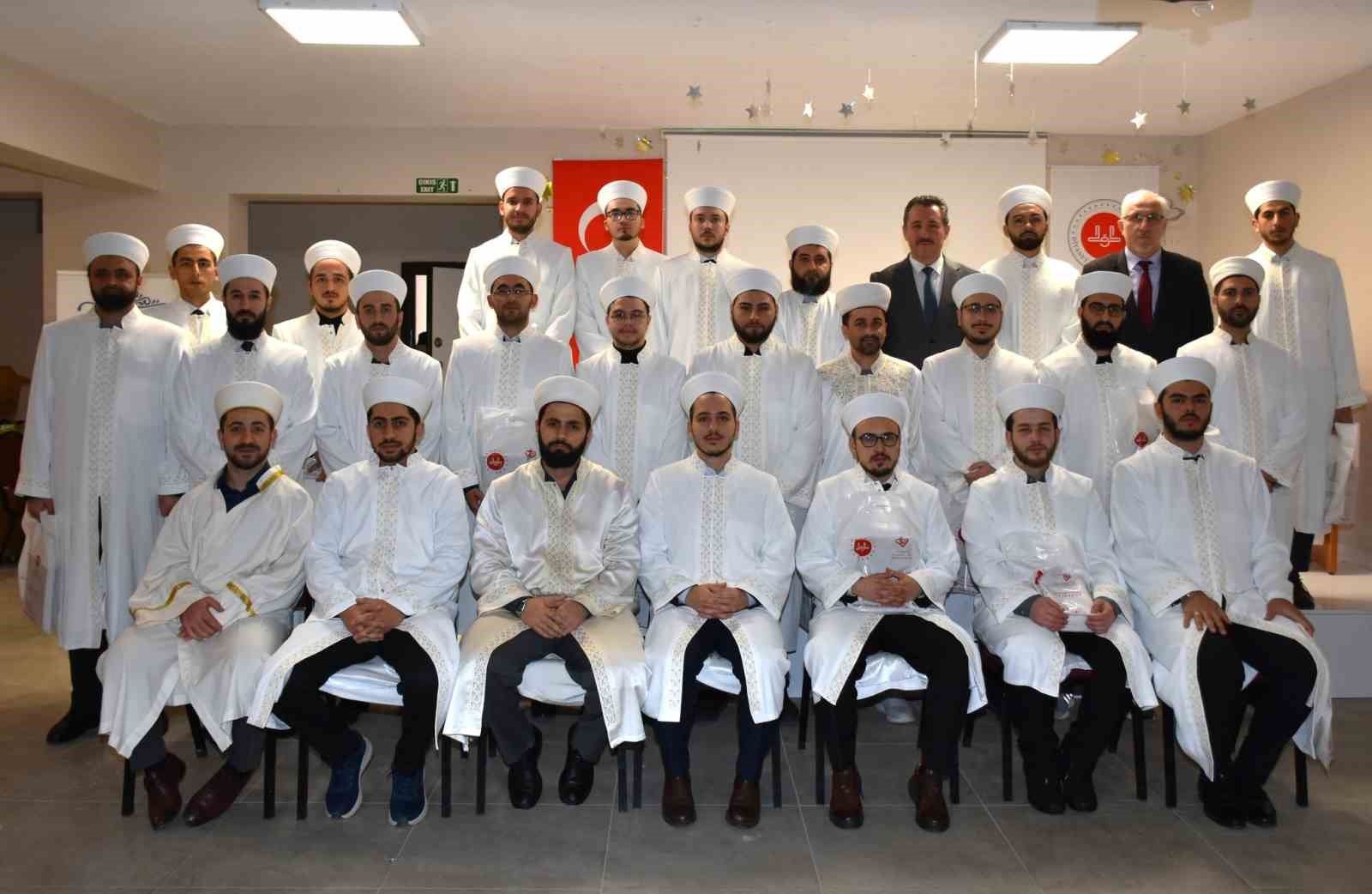 Bilecik’e atanan din görevlilerine ‘Cübbe ve Sarık Giydirme’ programı