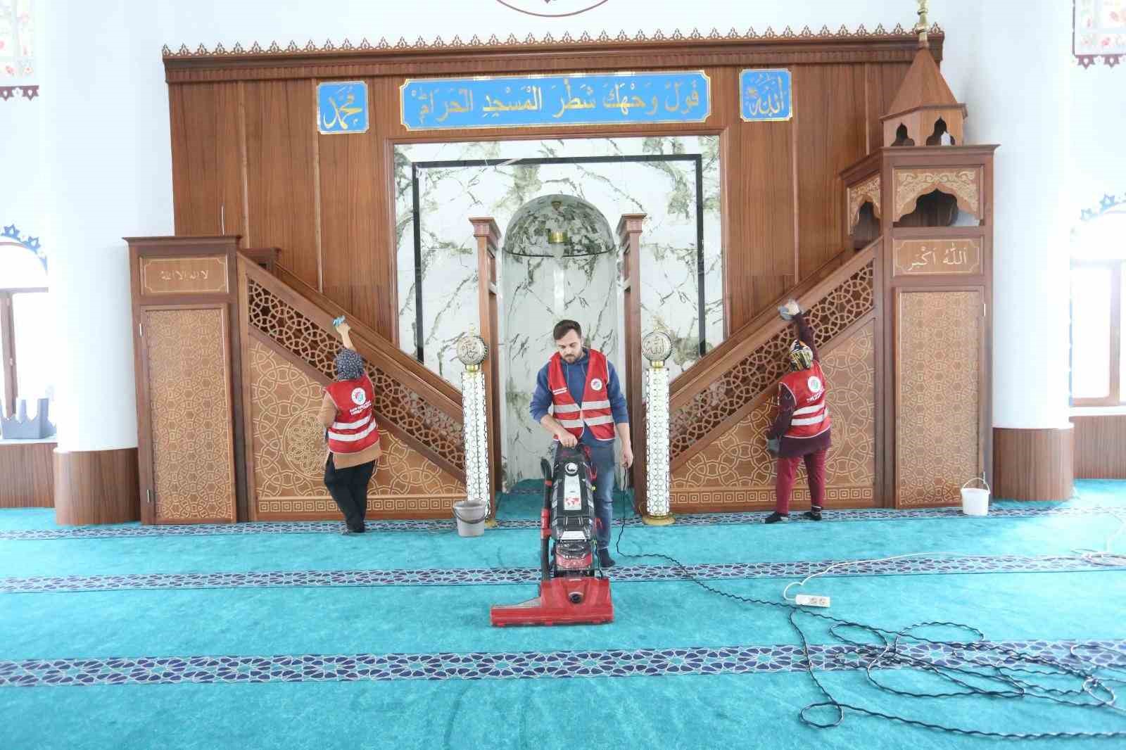 Kepez&rsquo;de camiler Ramazan&rsquo;a hazırlandı
