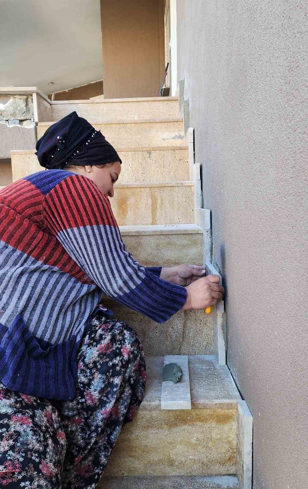 Sanal alemde başlayan aşk, mermer at&ouml;lyesinde omuz omuza hayat m&uuml;cadelesine d&ouml;n&uuml;şt&uuml;

