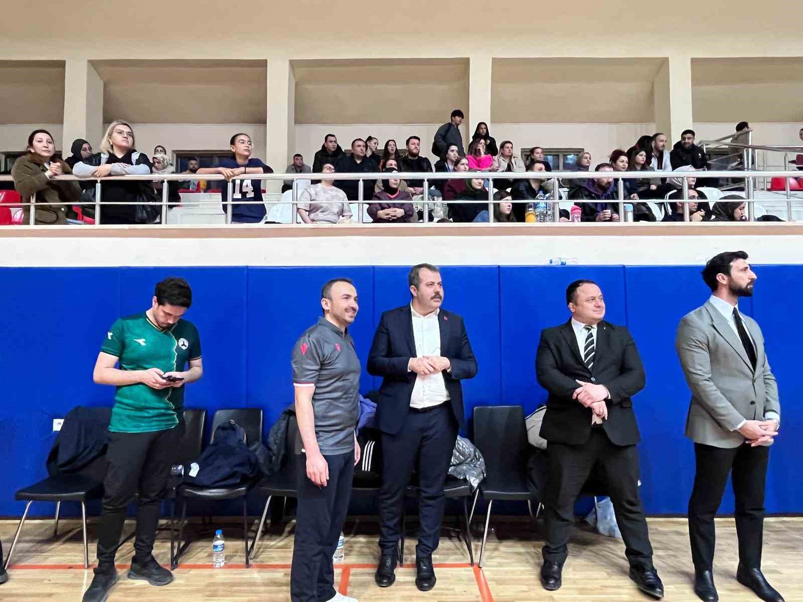 Vezirköprü’de Tıp Bayramı voleybol turnuvası