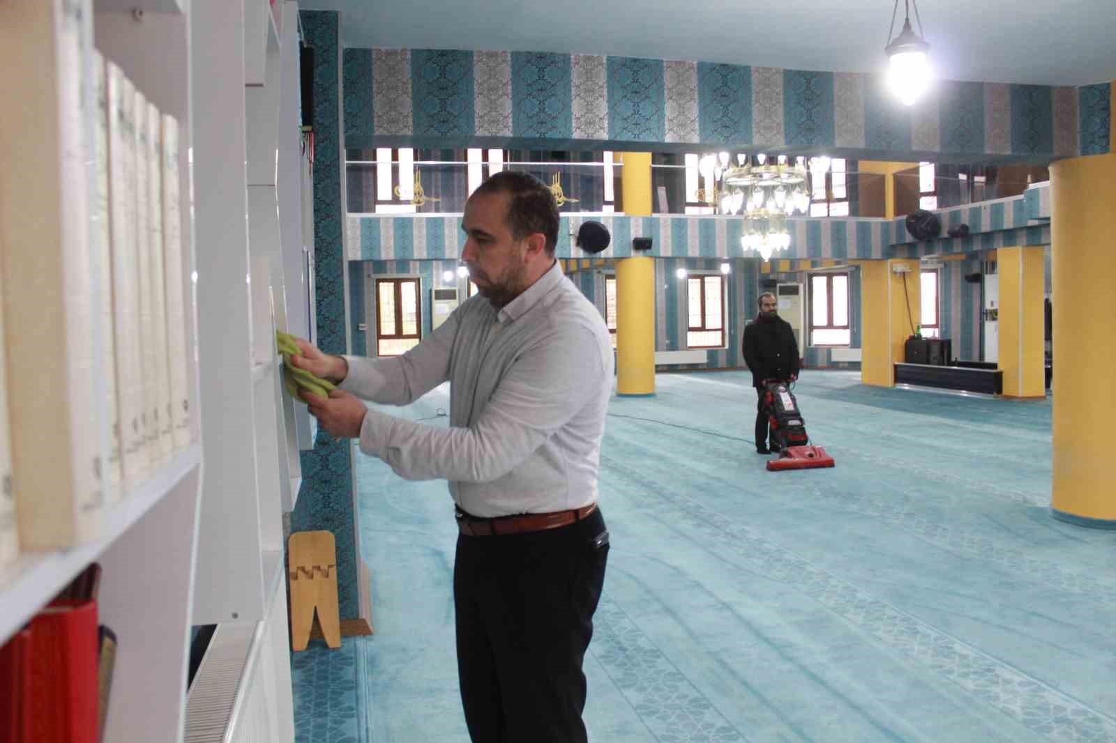 Siirt&rsquo;te 642 cami Ramazan ayına g&uuml;l suyuyla hazırlandı
