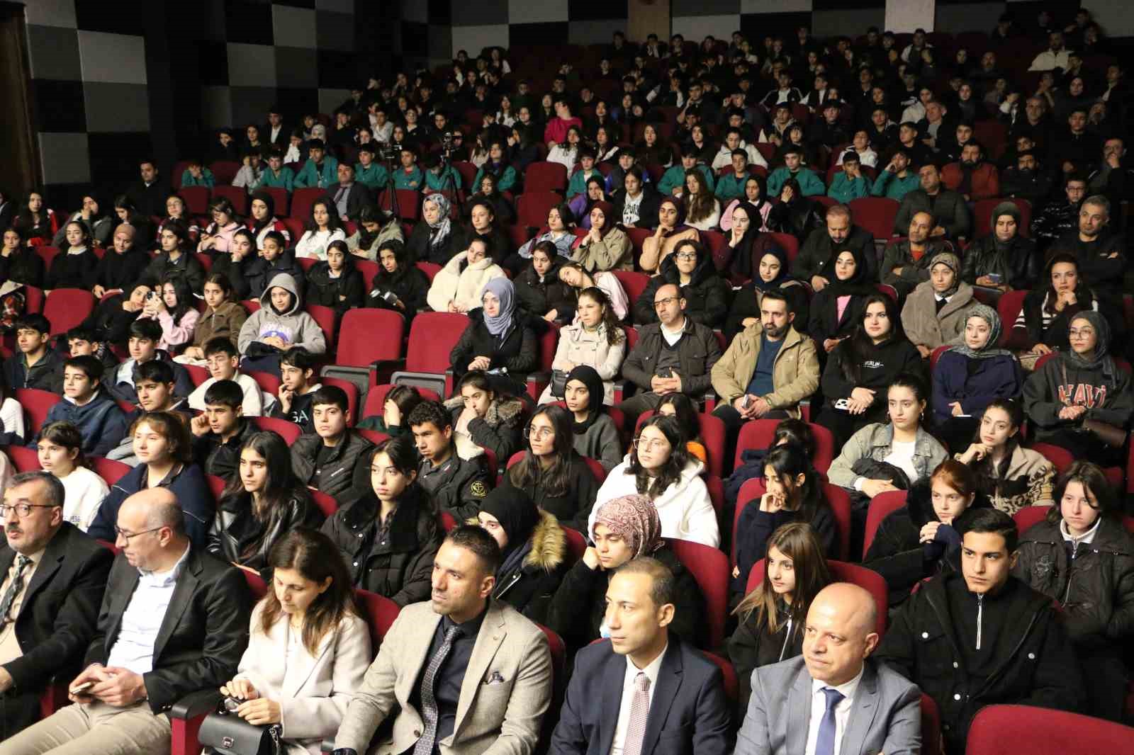 Diyarbakır&rsquo;da mesleki ve teknik eğitimde girişimcilik semineri
