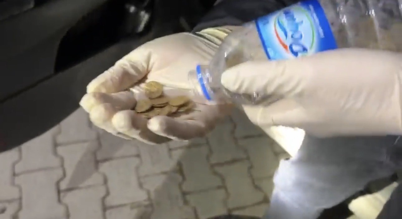 Ağrı&rsquo;da 5 bin litre ka&ccedil;ak akaryakıt ve 499 sikke ele ge&ccedil;irildi
