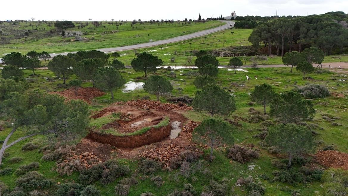 Ayvalık’ın tarihi yel değirmenleri gün yüzüne kavuşturuluyor
