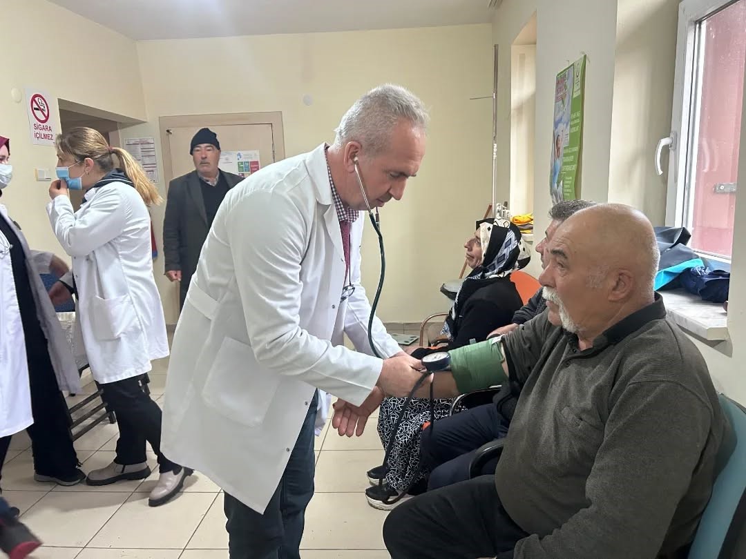 Mobil Sağlıklı Hayat Timi Bademdere’de hizmet verdi