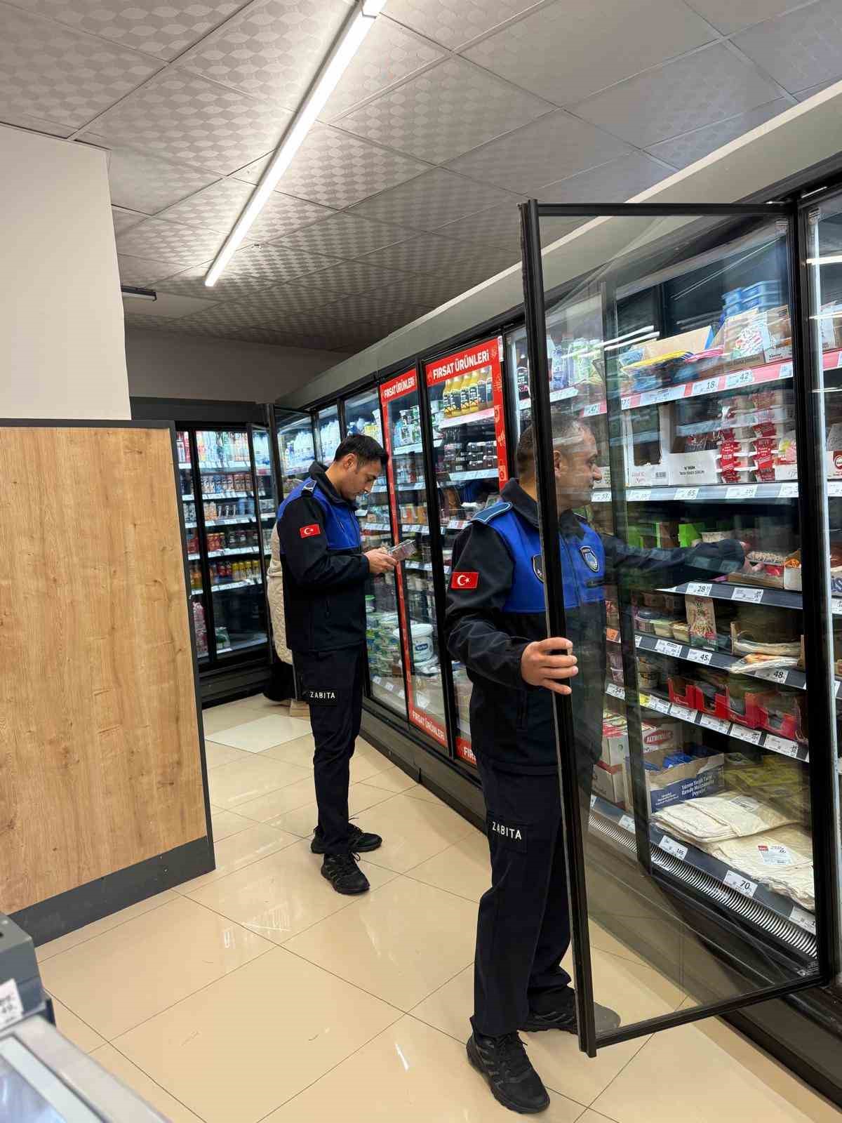 &Ccedil;ameli Belediyesinden Ramazan &ouml;ncesi marketlere sıkı denetim
