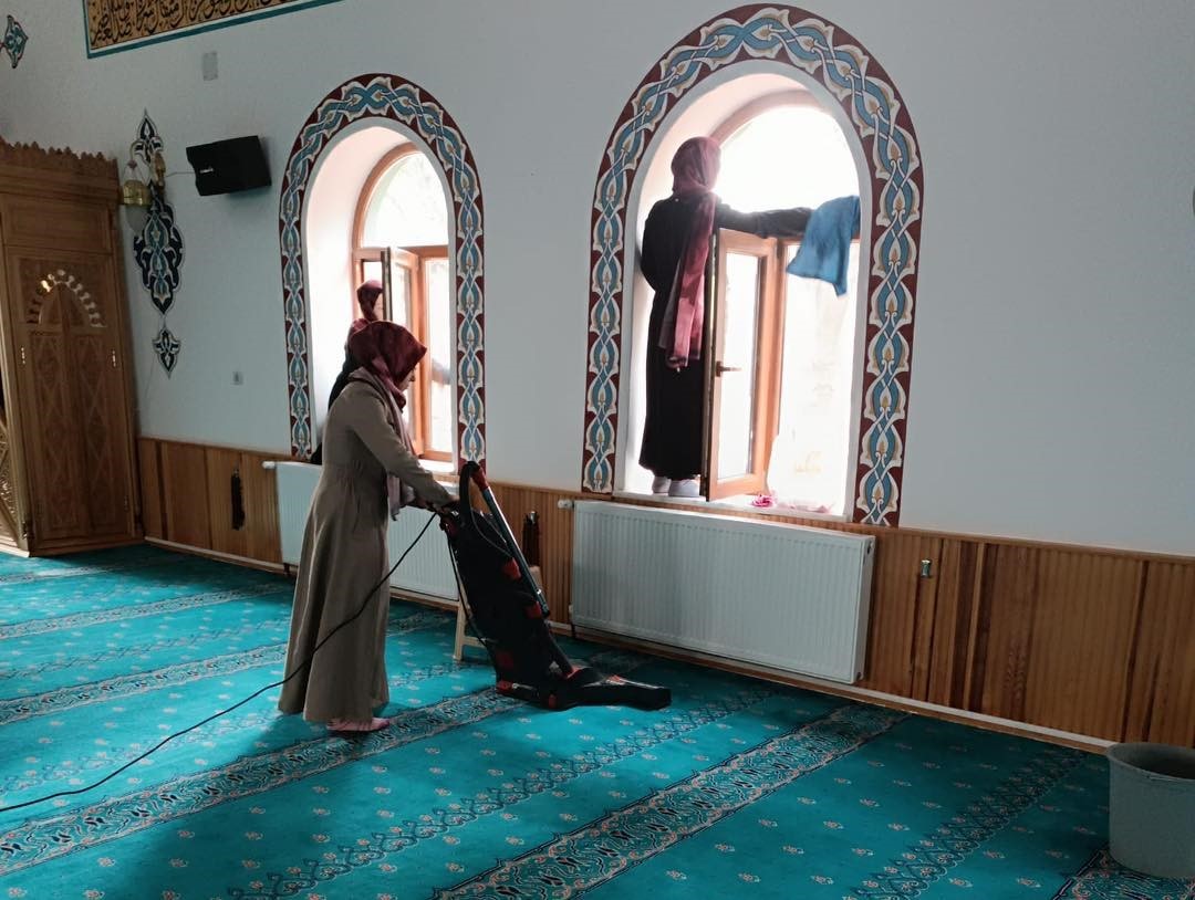 Beyşehir&rsquo;de camiler Ramazan&rsquo;a hazır
