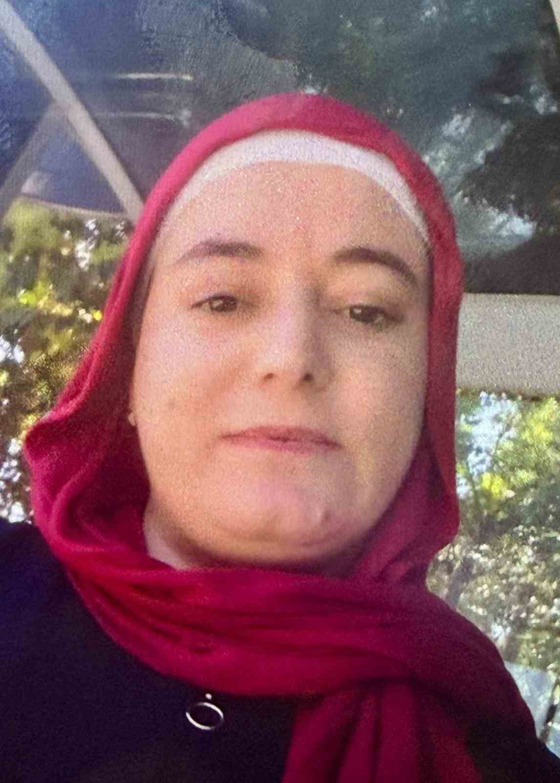 &Ccedil;ocuklarının g&ouml;z&uuml; &ouml;n&uuml;nde &ouml;ld&uuml;r&uuml;len kadının cenazesi adli tıptan alındı
