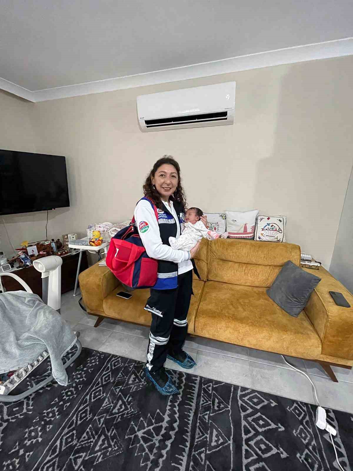 &lsquo;Hoş Geldin Bebek, Yaşama Sırası Sende&rsquo; projesi ile y&uuml;zler g&uuml;l&uuml;yor
