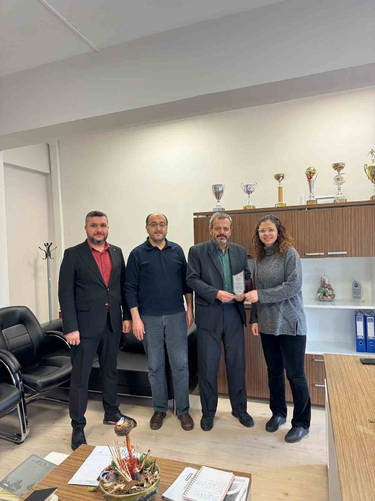 40 yıllık hizmete anlamlı veda
