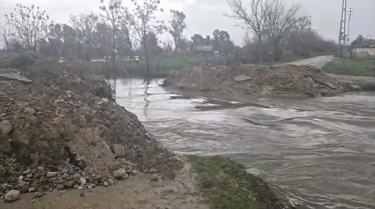 Osmaniye&rsquo;de afet konutlarına su dolmasının nedeni menfez yıkımı
