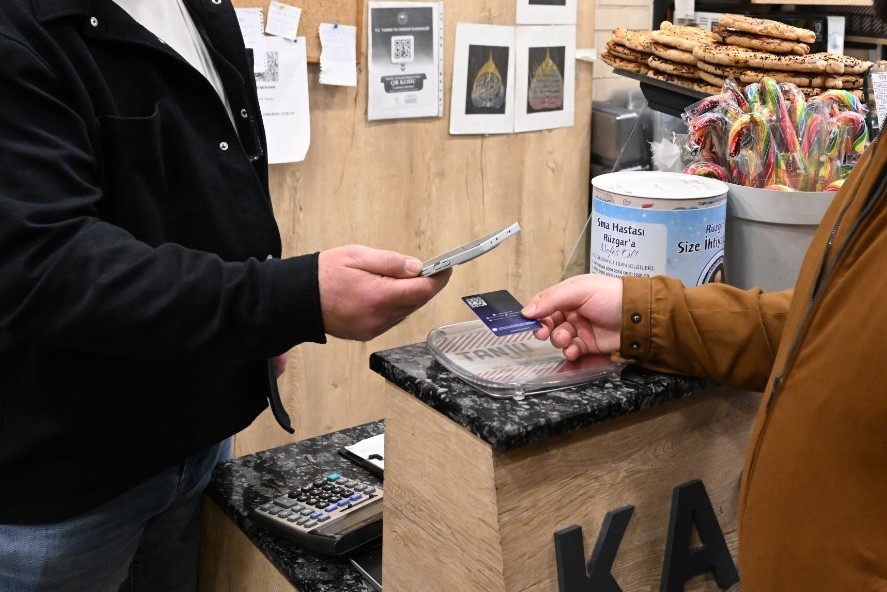 Gaziosmanpaşa Belediyesi&rsquo;nden &ouml;rnek dayanışma: Karekod ile pide desteği
