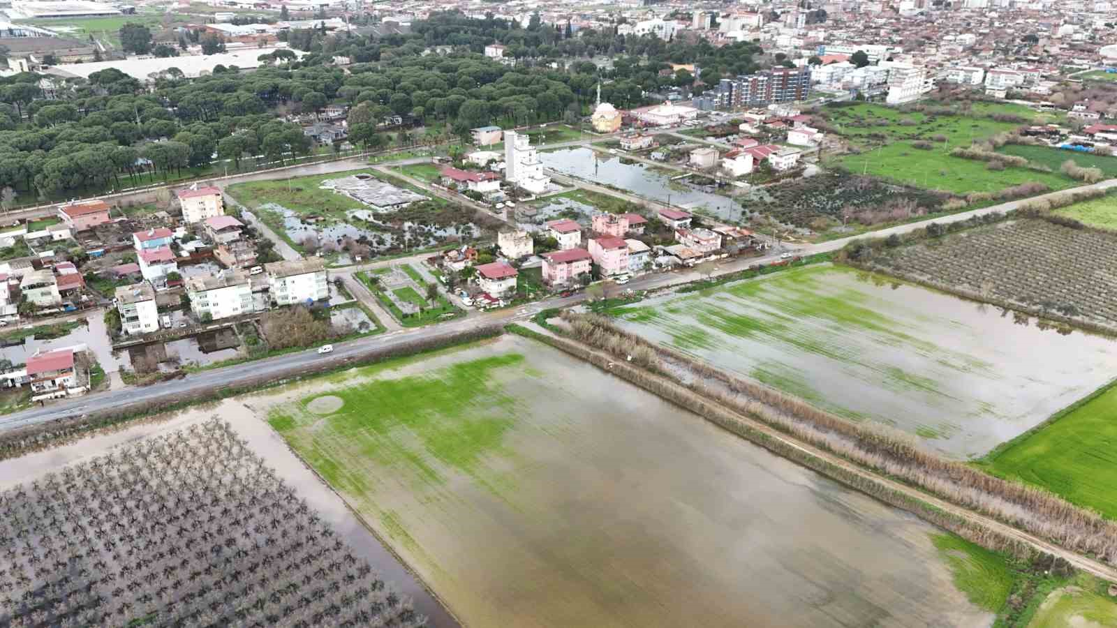 Nazilli’de mahalle sular altında kaldı, ekipler anında müdahale etti