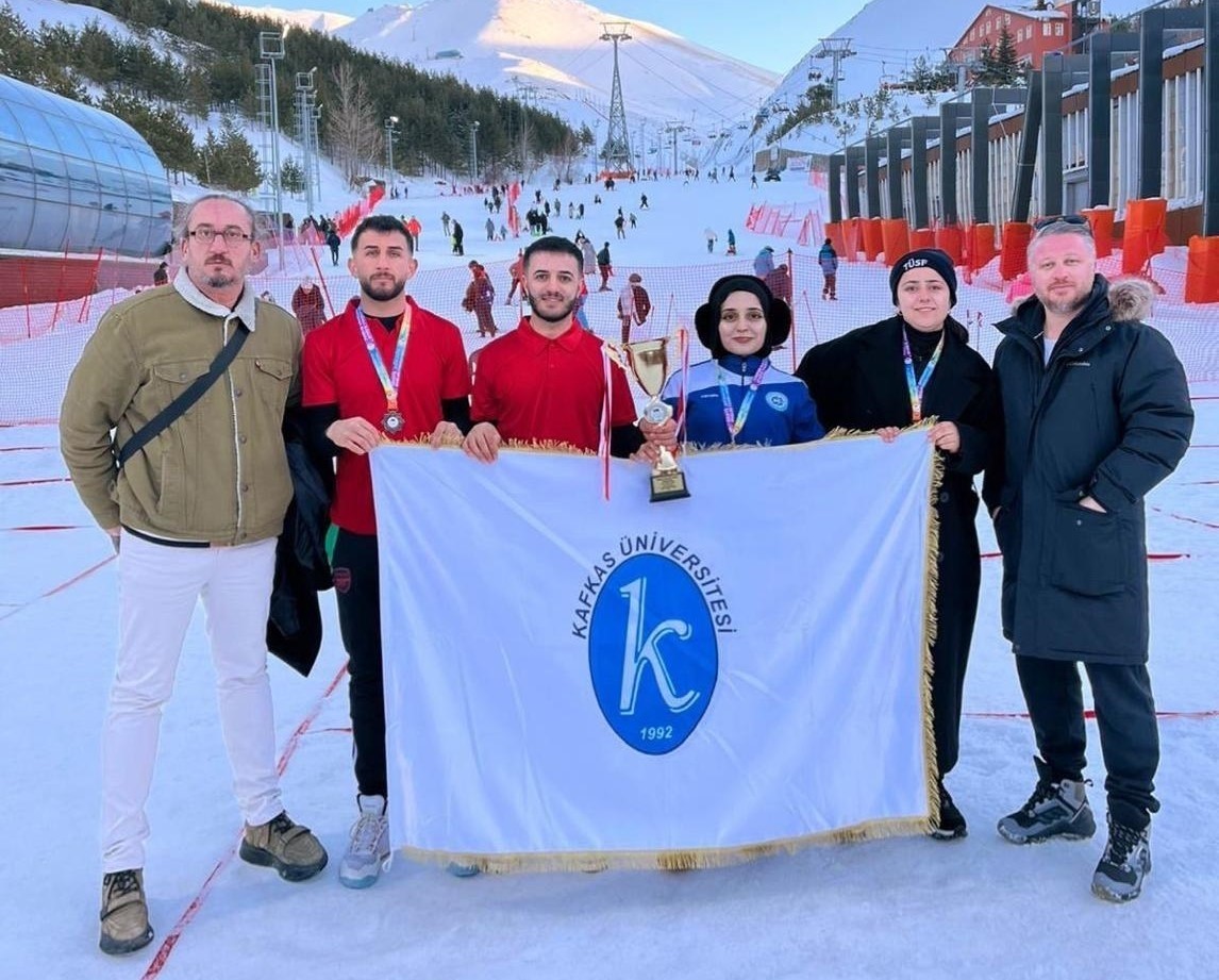 Kafkas &Uuml;niversitesi&rsquo;nden &Uuml;NİLİG Kar Boccesi T&uuml;rkiye Şampiyonası&rsquo;nda &ccedil;ifte başarı
