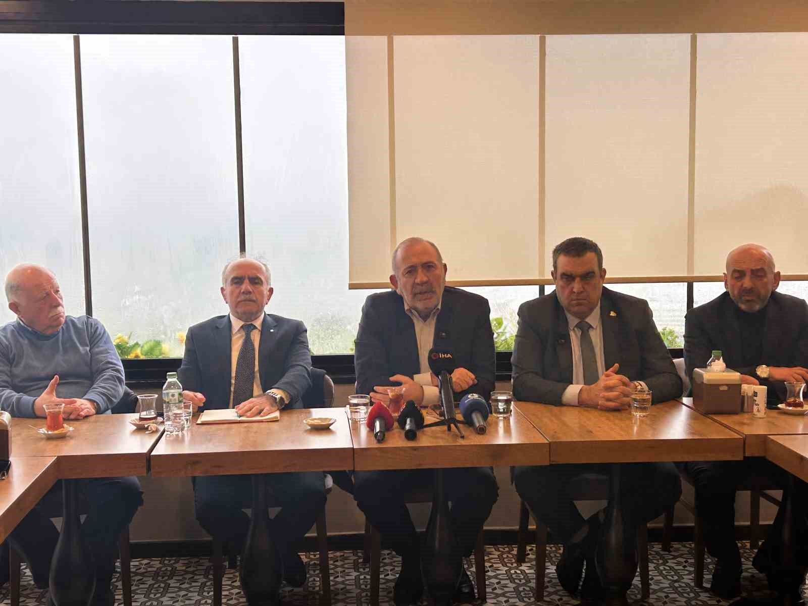 G&uuml;rsel Tekin&rsquo;den CHP&rsquo;ye sert eleştiri: "Aziz İhsan Aktaş&rsquo;ın ortağına s&ouml;z var, bize yok"
