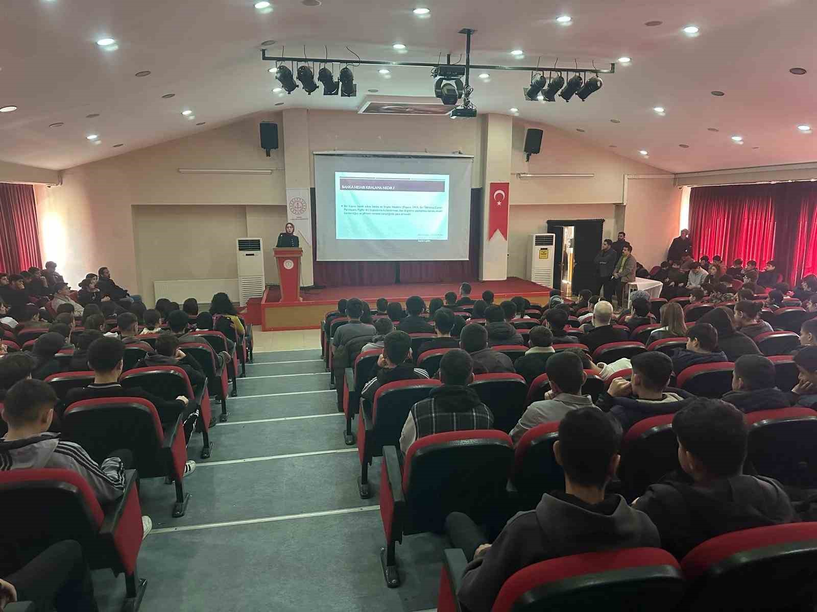 Şırnak Cumhuriyet Başsavcılığından gen&ccedil;lere net mesaj: "Hesabını kullandırma, su&ccedil;a ortak olma"
