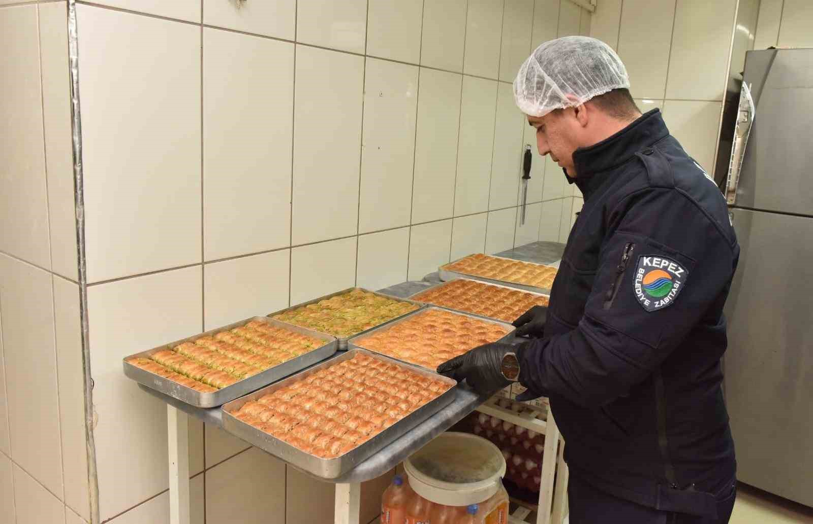 Kepez&rsquo;de Ramazan &ouml;ncesi tatlı &uuml;retim ve satışı denetimi
