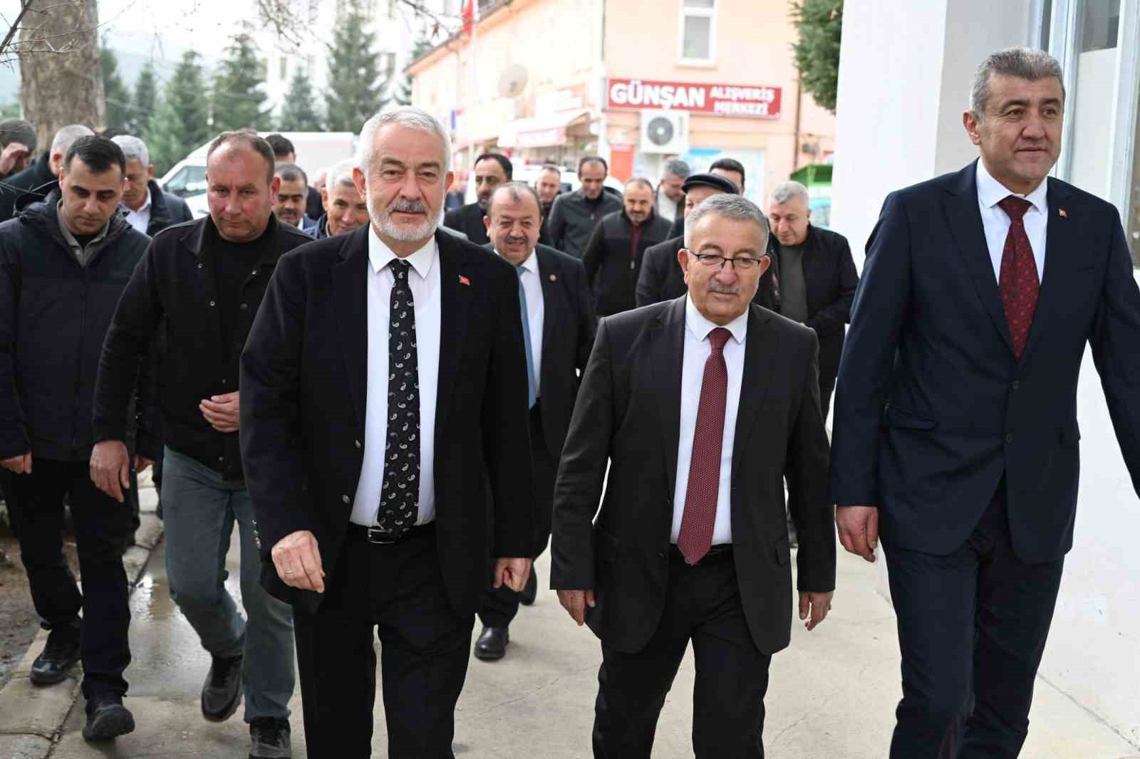 Başkan Ş&uuml;kr&uuml; Başdeğirmen Aksu&rsquo;da muhtarların taleplerini dinledi
